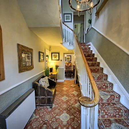 West End 4*