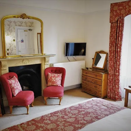 West End Guest house 4*
