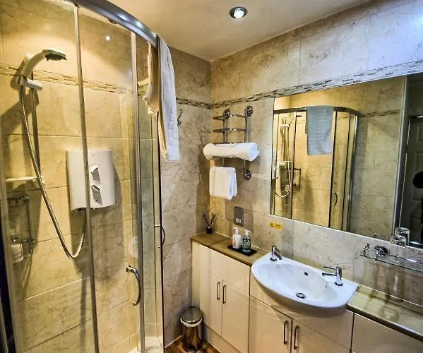 West End Guest house 4*