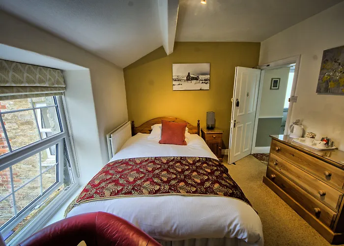 West End Guest house 4*