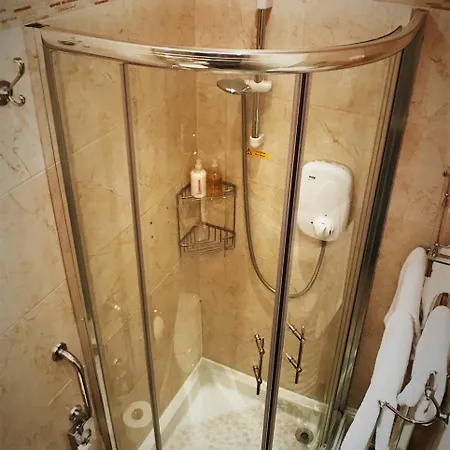 West End Πανσιόν